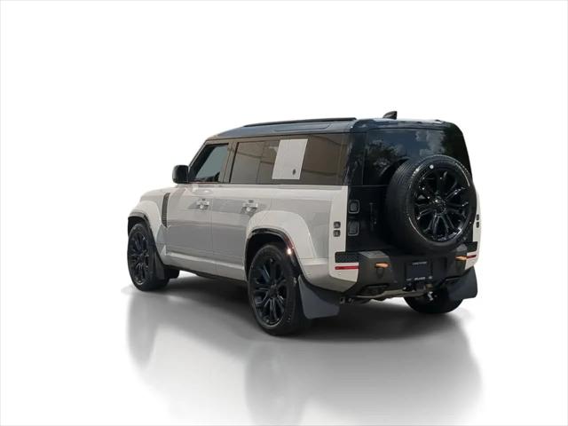 2026 Land Rover Defender P635 OCTA Black