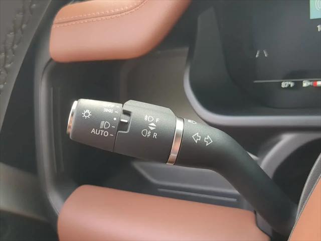 2026 Land Rover Defender P635 OCTA Black