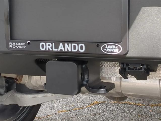 2026 Land Rover Defender P635 OCTA Black