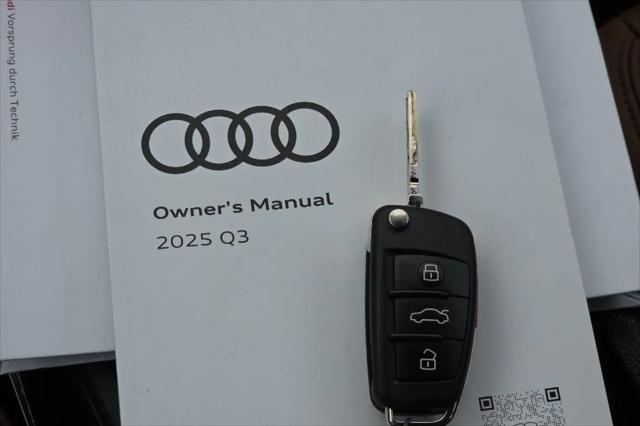 2025 Audi Q3 Premium 45 TFSI S line quattro Tiptronic