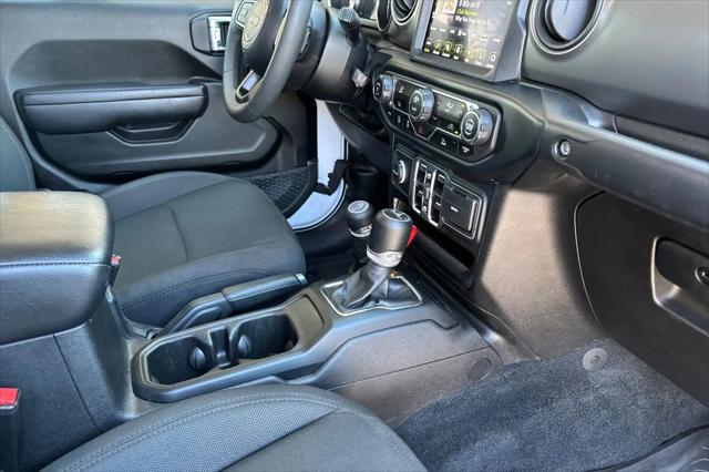 2023 Jeep Gladiator Sport