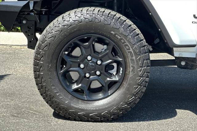 2023 Jeep Gladiator Sport