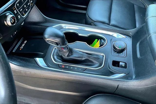 2023 Chevrolet Traverse AWD LT Leather