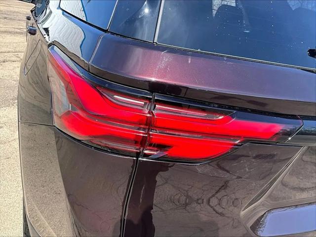 2023 Chevrolet Traverse AWD LT Leather