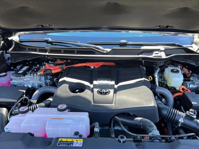 2026 Toyota Tundra Platinum Hybrid CrewMax 5.5' Bed