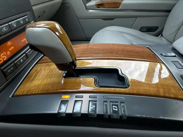 2004 Cadillac XLR Standard