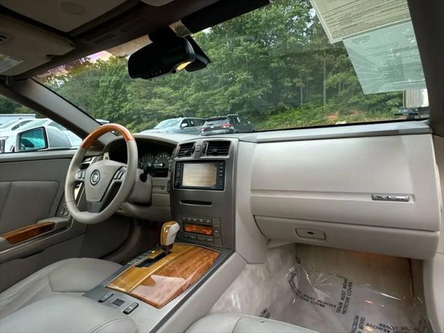 2004 Cadillac XLR Standard
