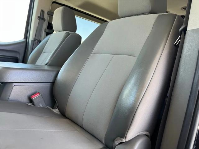 2020 Nissan 3500 SV