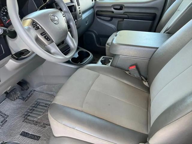 2020 Nissan 3500 SV