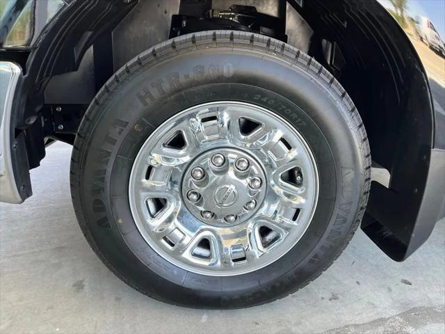 2020 Nissan 3500 SV