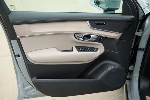 2026 Volvo XC90 Plug-In Hybrid Plus, T8 AWD, Electric/Gasoline, Bright, 7 Seats