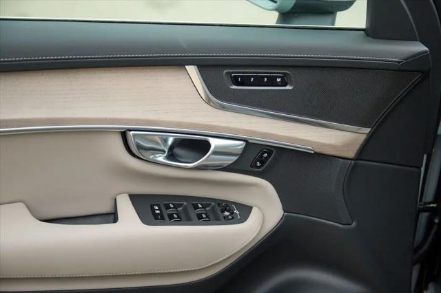 2026 Volvo XC90 Plug-In Hybrid Plus, T8 AWD, Electric/Gasoline, Bright, 7 Seats