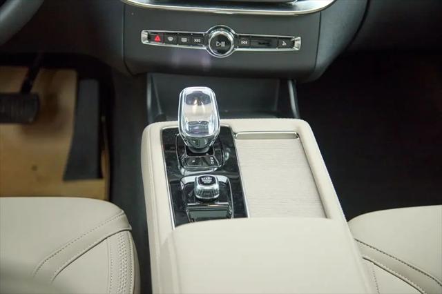 2026 Volvo XC90 Plug-In Hybrid Plus, T8 AWD, Electric/Gasoline, Bright, 7 Seats