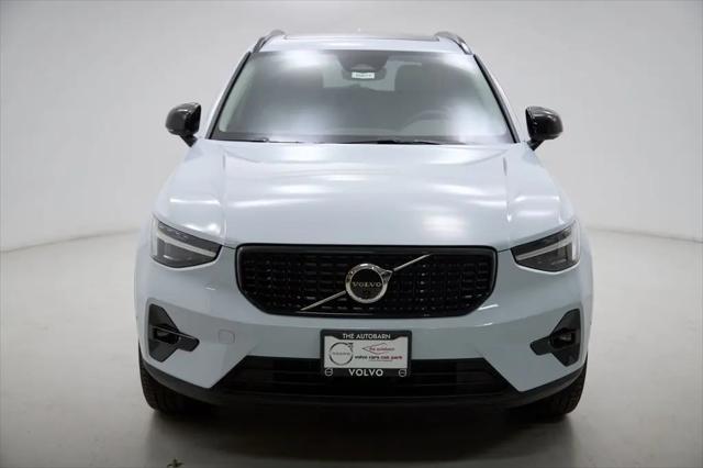 2026 Volvo XC40 Ultra, B5 AWD Gas (mild hybrid), Dark
