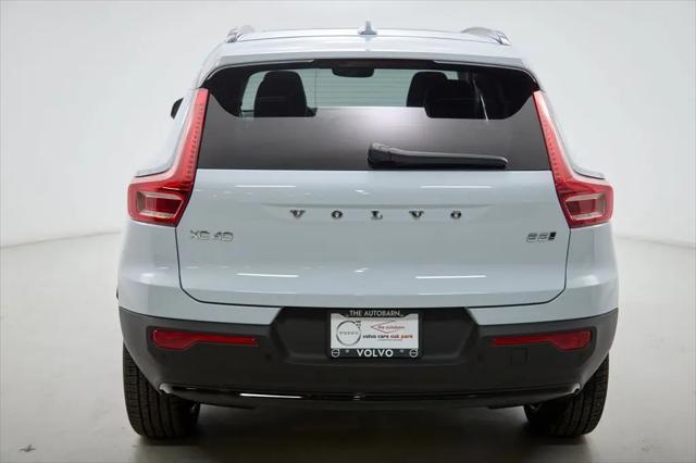 2026 Volvo XC40 Ultra, B5 AWD Gas (mild hybrid), Dark