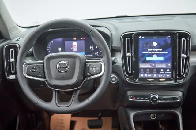 2026 Volvo XC40 Ultra, B5 AWD Gas (mild hybrid), Dark