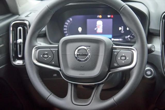 2026 Volvo XC40 Ultra, B5 AWD Gas (mild hybrid), Dark