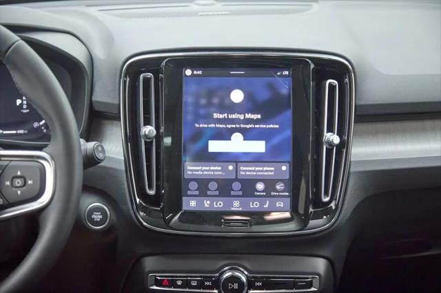 2026 Volvo XC40 Ultra, B5 AWD Gas (mild hybrid), Dark