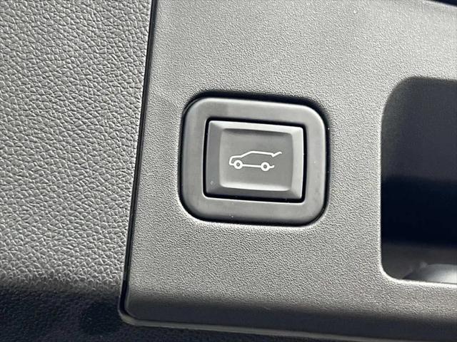 2023 Cadillac XT4 AWD Premium Luxury