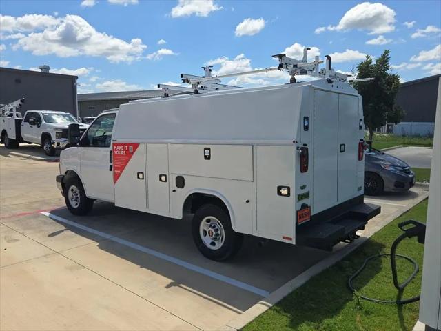 2025 GMC Savana Cutaway Work Van