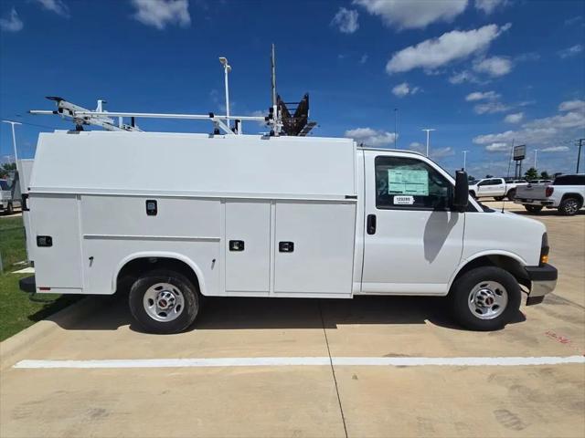 2025 GMC Savana Cutaway Work Van