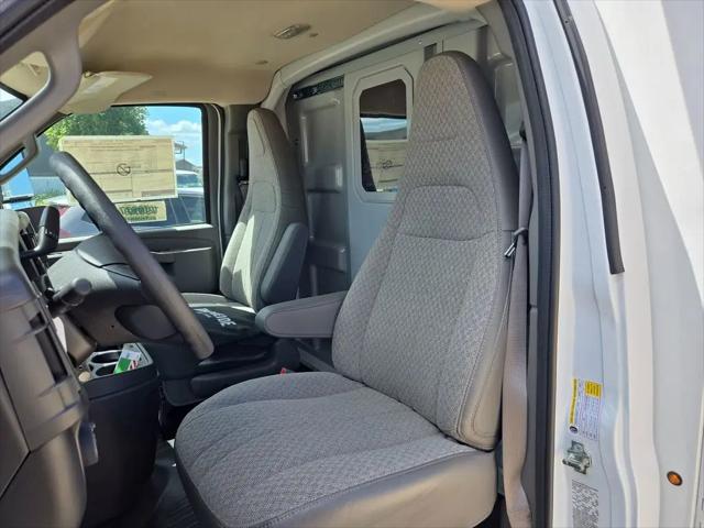 2025 GMC Savana Cutaway Work Van