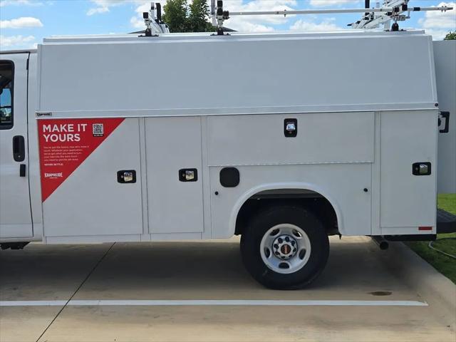 2025 GMC Savana Cutaway Work Van