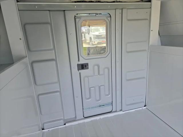 2025 GMC Savana Cutaway Work Van