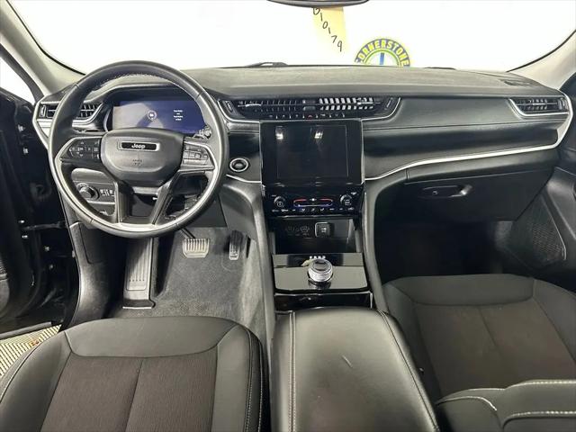 2023 Jeep Grand Cherokee L Laredo 4x4