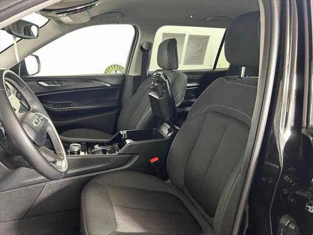 2023 Jeep Grand Cherokee L Laredo 4x4