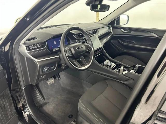 2023 Jeep Grand Cherokee L Laredo 4x4