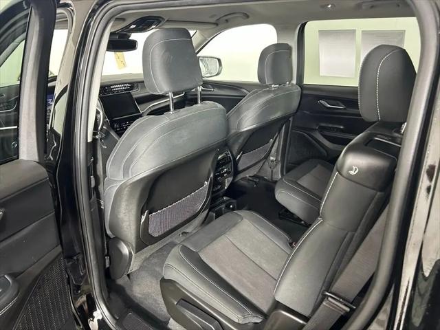 2023 Jeep Grand Cherokee L Laredo 4x4