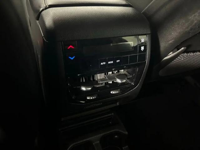 2023 Jeep Grand Cherokee L Laredo 4x4