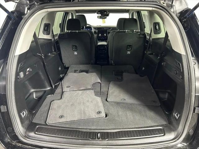 2023 Jeep Grand Cherokee L Laredo 4x4