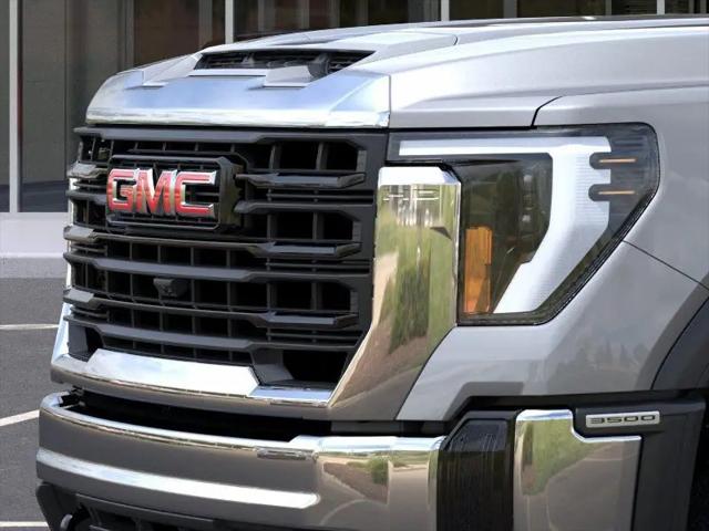 2025 GMC Sierra 3500HD 4WD Crew Cab Long Bed Pro