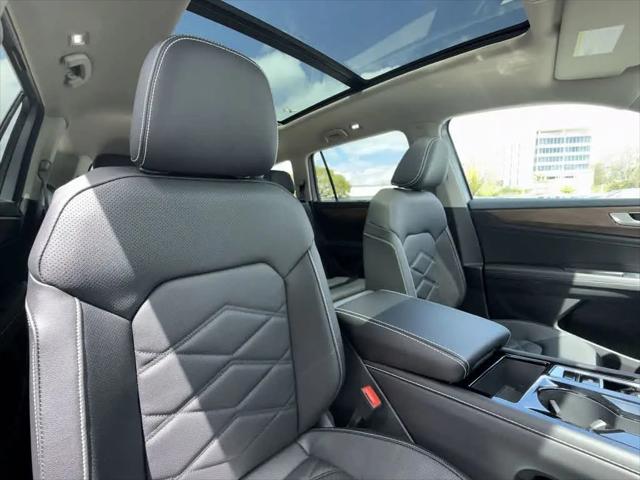 2026 Volkswagen Atlas SE with Technology