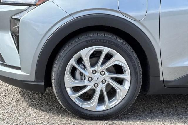 2027 Chevrolet Bolt LT FWD