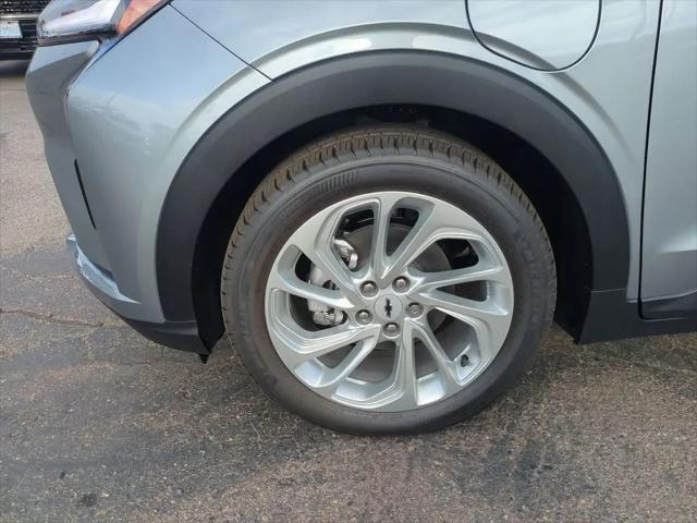 2027 Chevrolet Bolt LT FWD