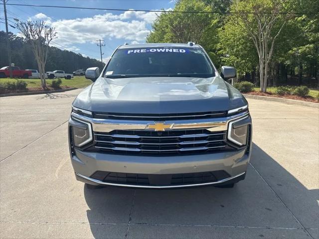 2025 Chevrolet Suburban 4WD LT