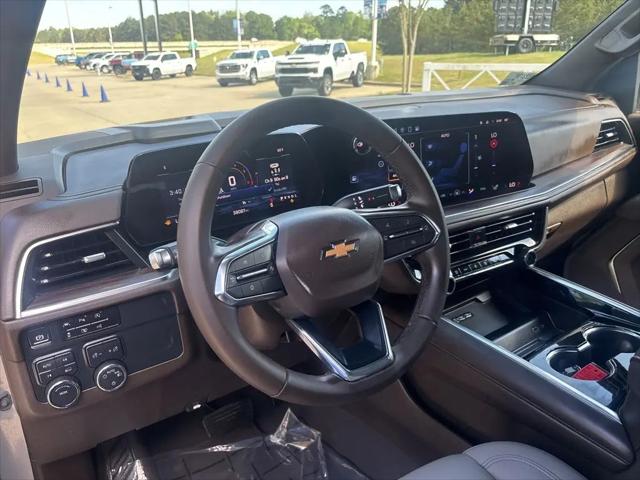 2025 Chevrolet Suburban 4WD LT