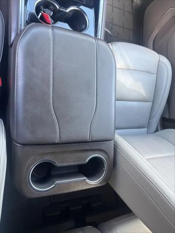 2025 Chevrolet Suburban 4WD LT