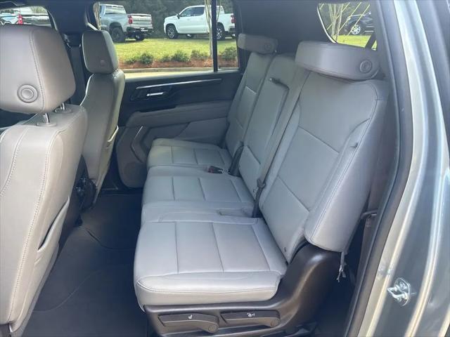 2025 Chevrolet Suburban 4WD LT