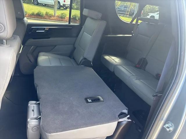 2025 Chevrolet Suburban 4WD LT