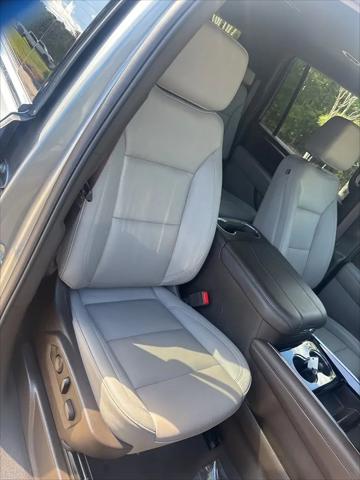 2025 Chevrolet Suburban 4WD LT