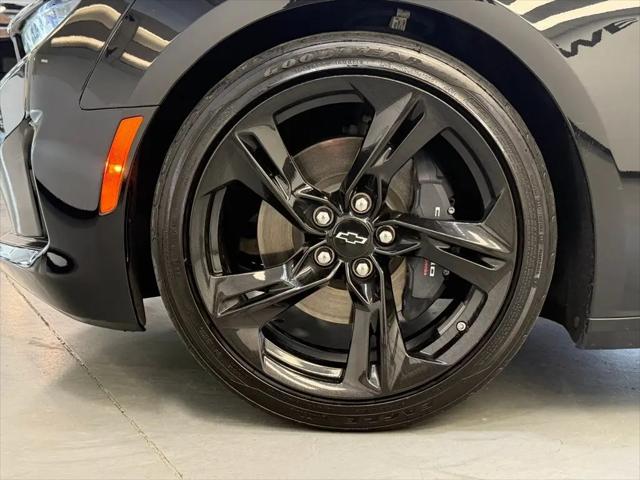 2023 Chevrolet Camaro RWD Convertible LT1