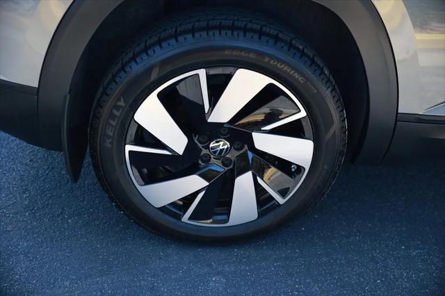 2024 Volkswagen Atlas Cross Sport 2.0T SE w/Technology