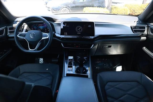 2024 Volkswagen Atlas Cross Sport 2.0T SE w/Technology