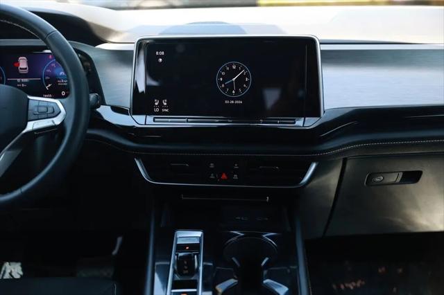 2024 Volkswagen Atlas Cross Sport 2.0T SE w/Technology