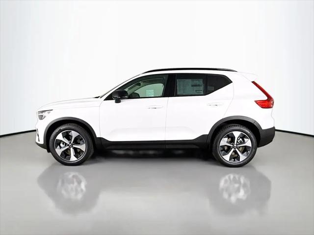 2026 Volvo XC40 Plus, B5 AWD Gas (mild hybrid), Dark