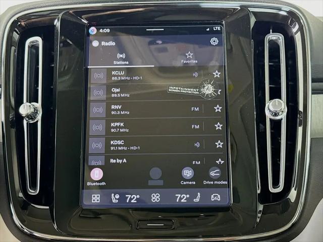 2026 Volvo XC40 Plus, B5 AWD Gas (mild hybrid), Dark